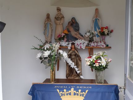 Marie Reine Immaculée à l'intérieur de la Chapelle