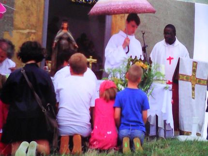 intronisation le 15 août 2017 par le Père Innocent KHONDE MABIALA de la Paroisse St Paul en Forez Donzy